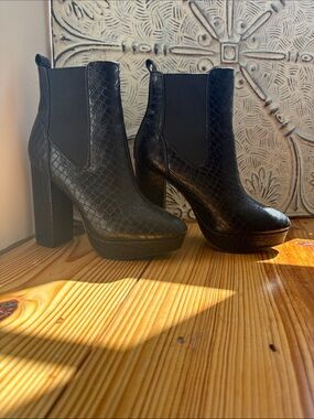 Black Reptile/Snake Embossed Platform Chelsea Ankle Boots